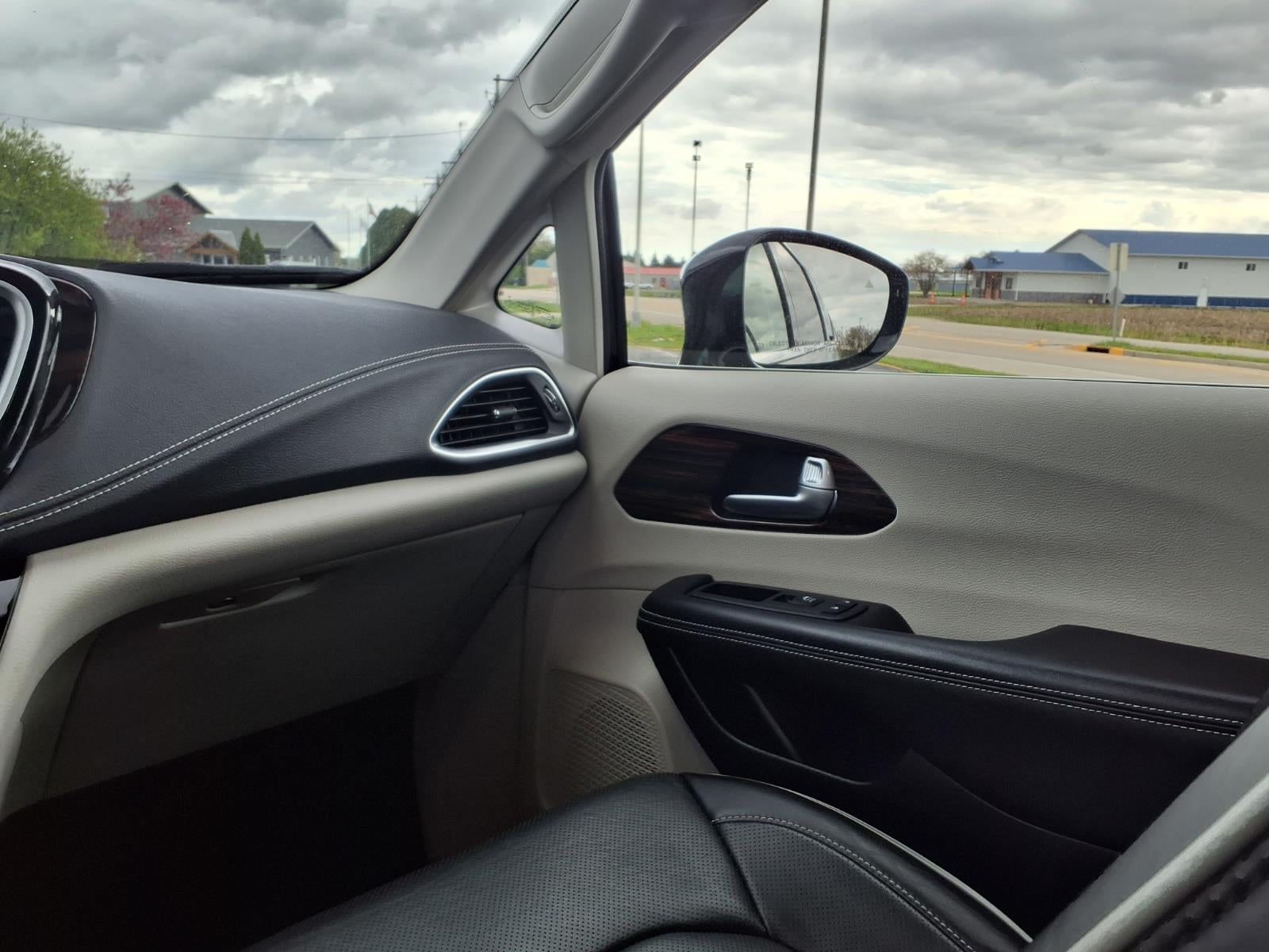 2023 Chrysler Pacifica Hybrid Limited