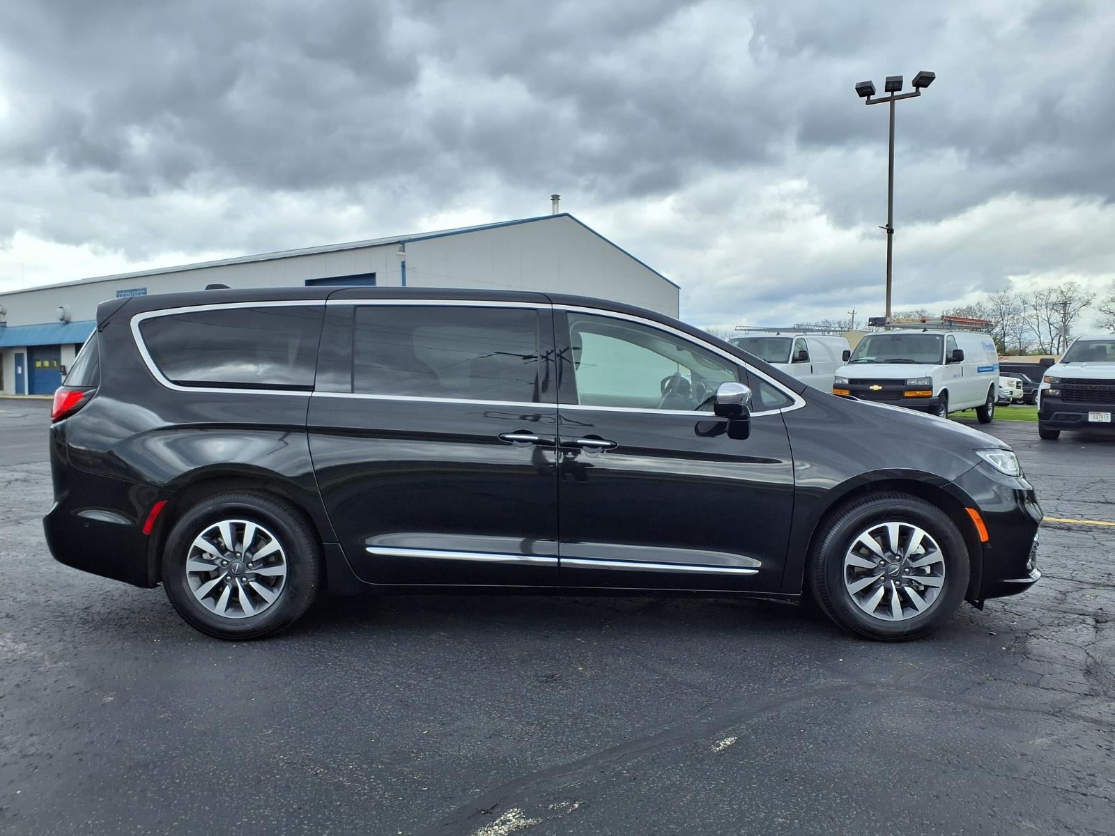 2023 Chrysler Pacifica Hybrid Limited