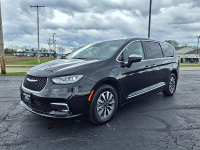 2023 Chrysler Pacifica Hybrid Limited